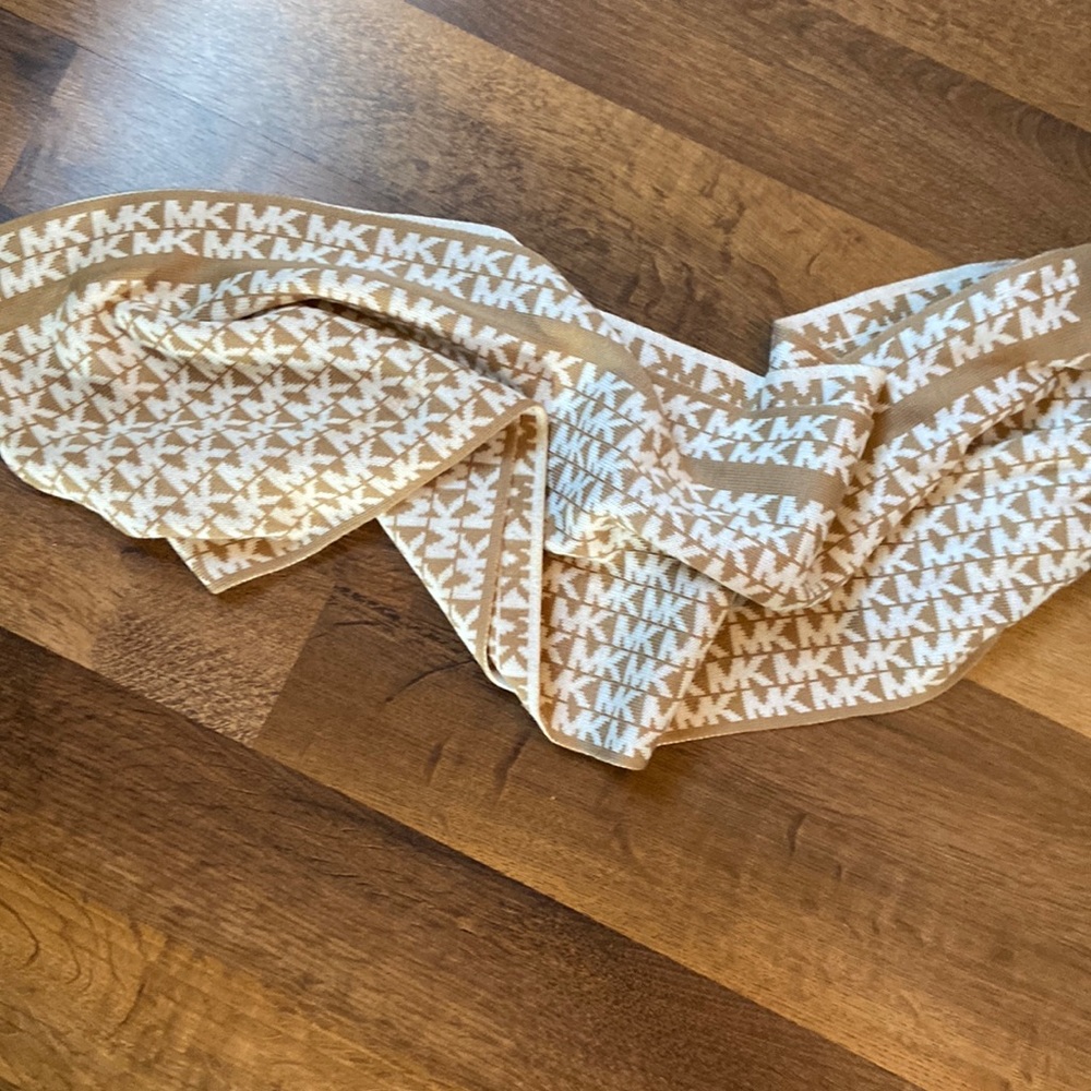 Michael Kors scarf; like new, no stains or holes.